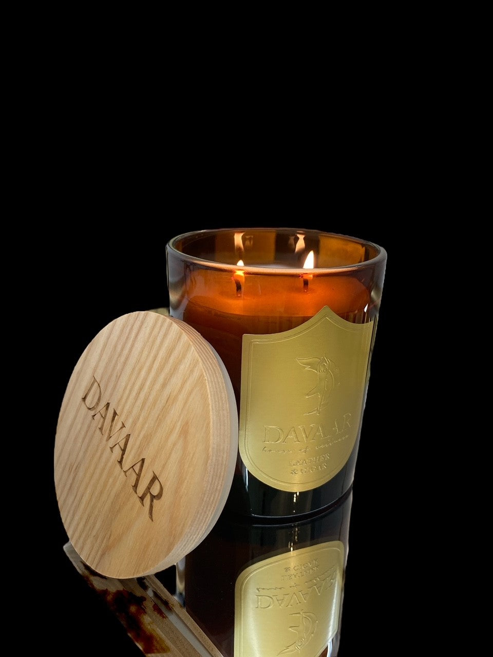 Davaar Candle -Leather & Cigar